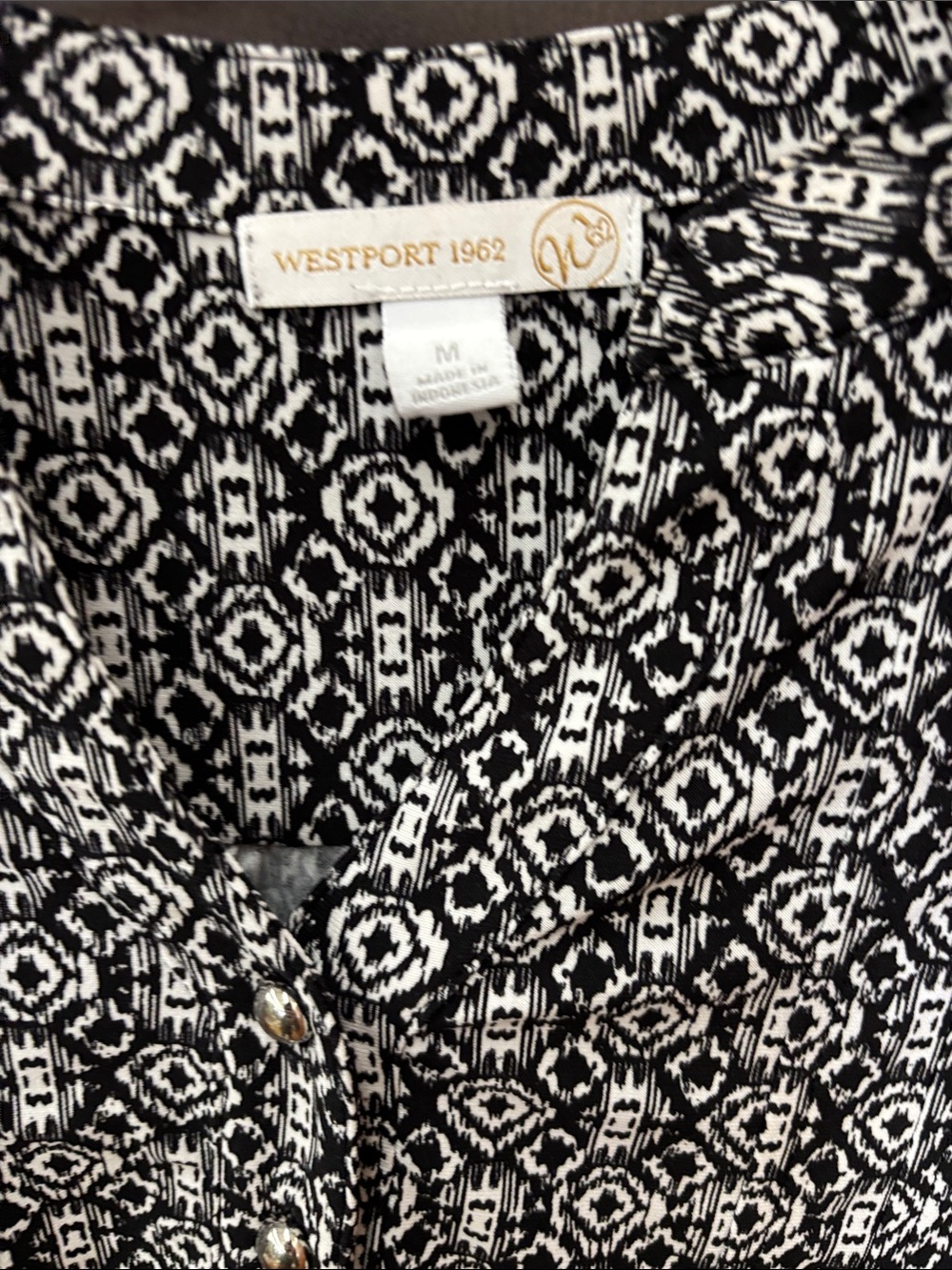 Women's Black & White Geometric Long Sleeve Button-Front Dress - Picture 4 of 7